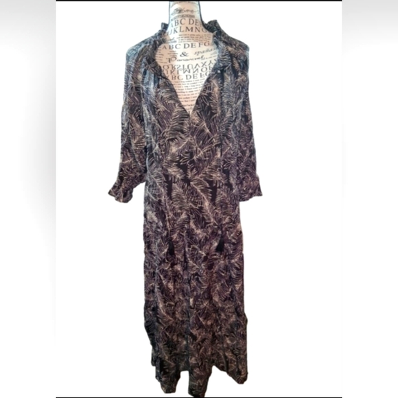 easel Dresses & Skirts - Easel Leaf Print Ruffle Maxi Dress Large Black/white